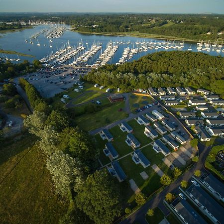 Mercury Yacht Harbour And Holiday Park Bursledon Extérieur photo