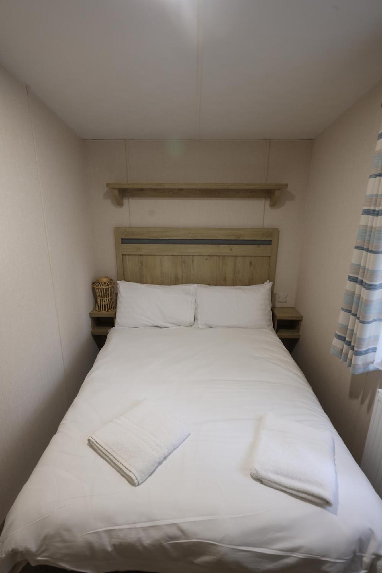 Mercury Yacht Harbour And Holiday Park Bursledon Extérieur photo