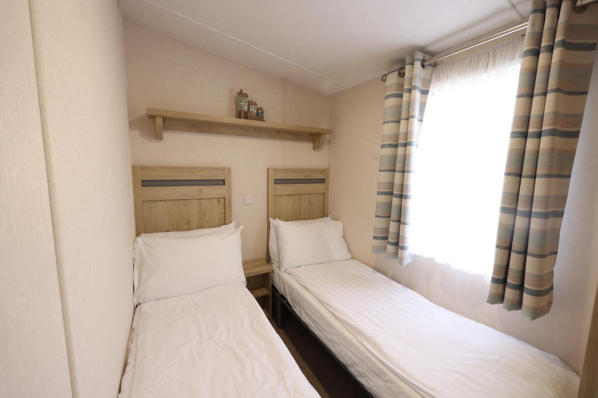Mercury Yacht Harbour And Holiday Park Bursledon Extérieur photo