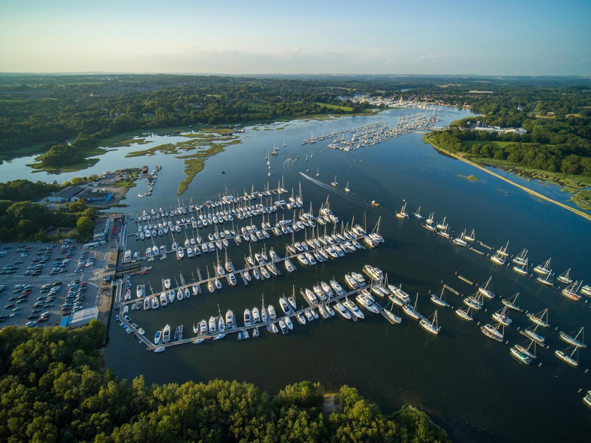 Mercury Yacht Harbour And Holiday Park Bursledon Extérieur photo