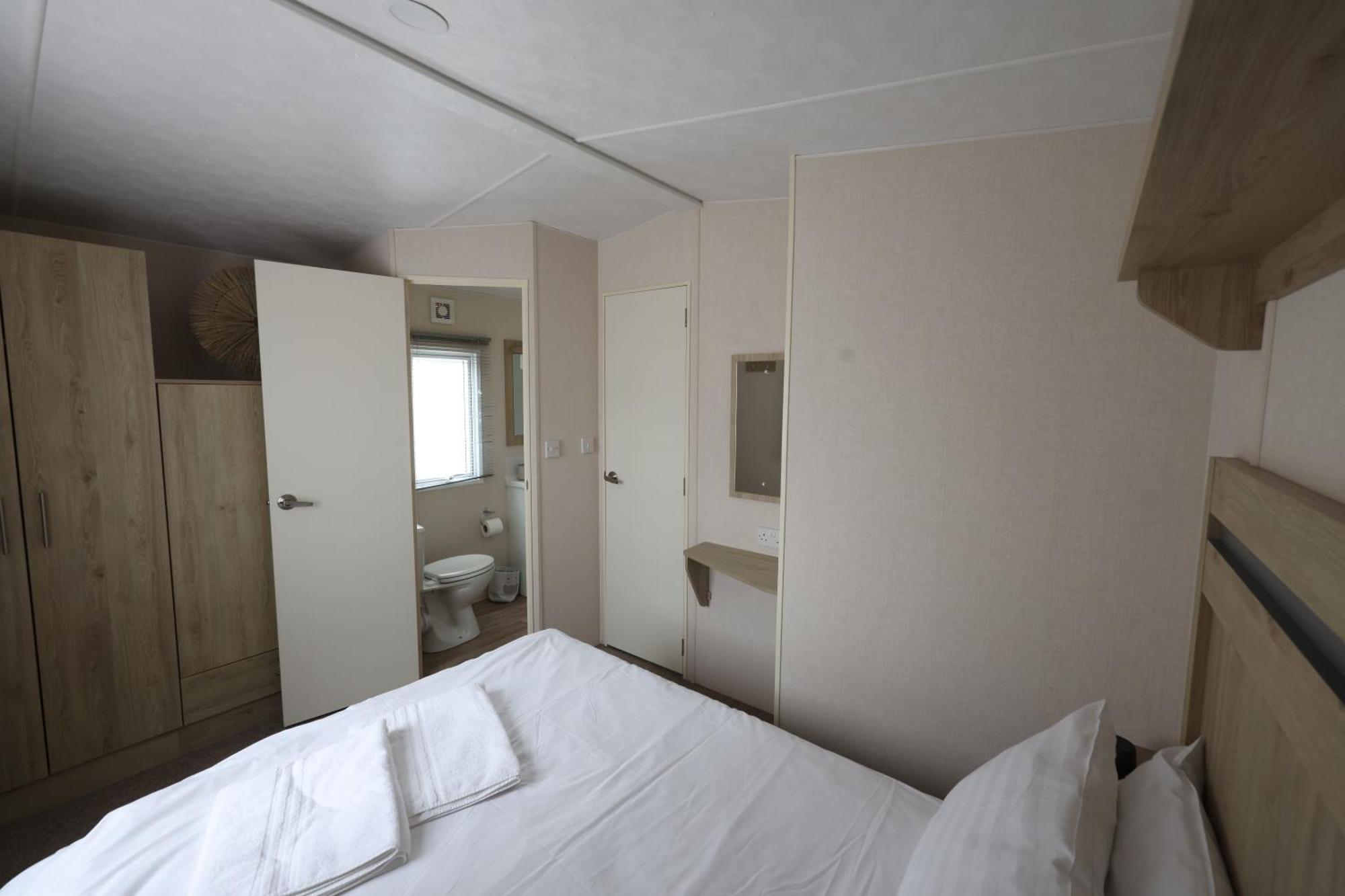 Mercury Yacht Harbour And Holiday Park Bursledon Extérieur photo
