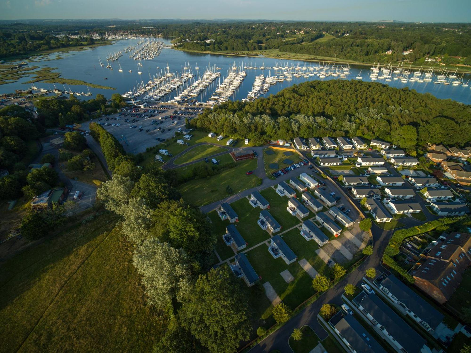 Mercury Yacht Harbour And Holiday Park Bursledon Extérieur photo