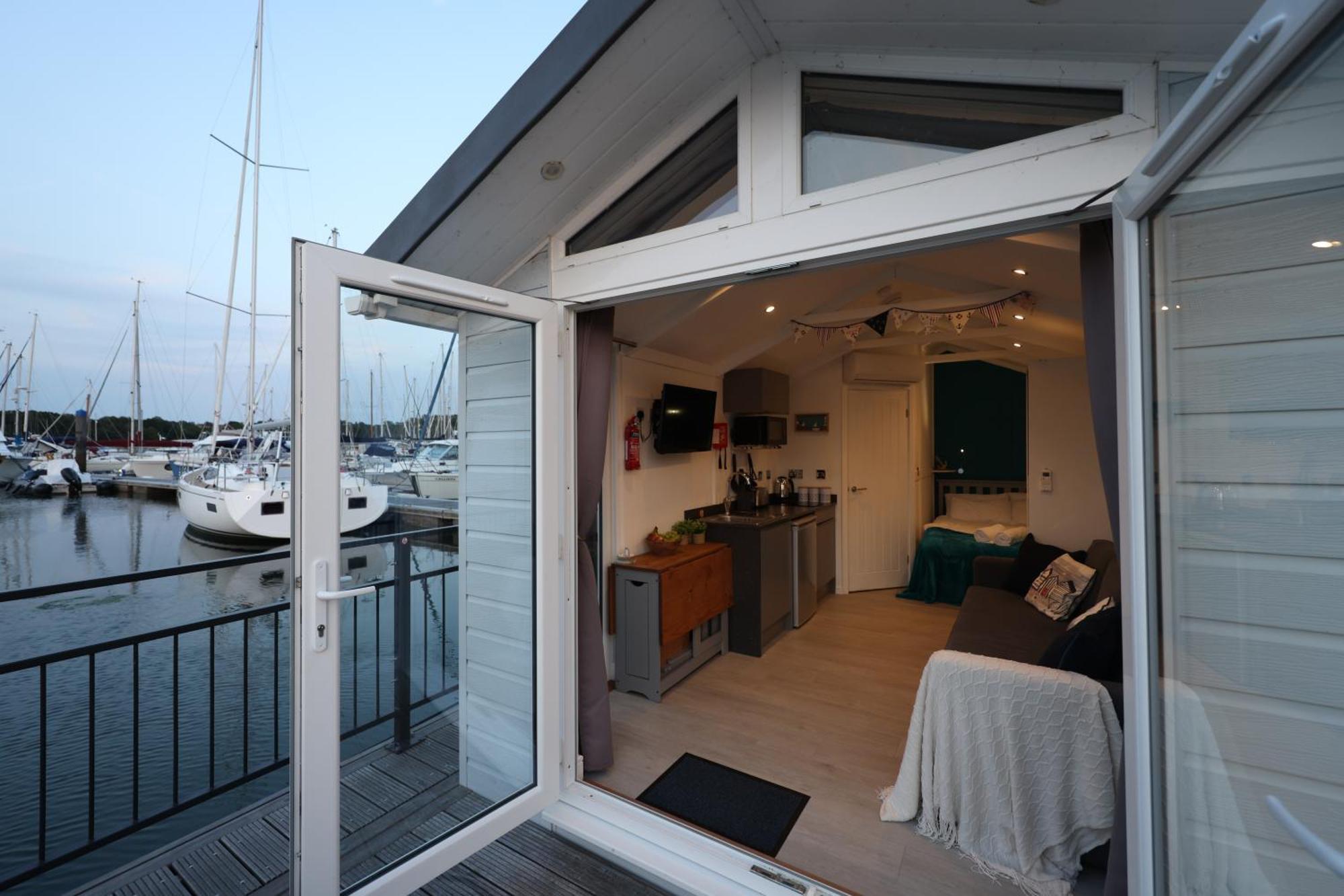 Mercury Yacht Harbour And Holiday Park Bursledon Extérieur photo