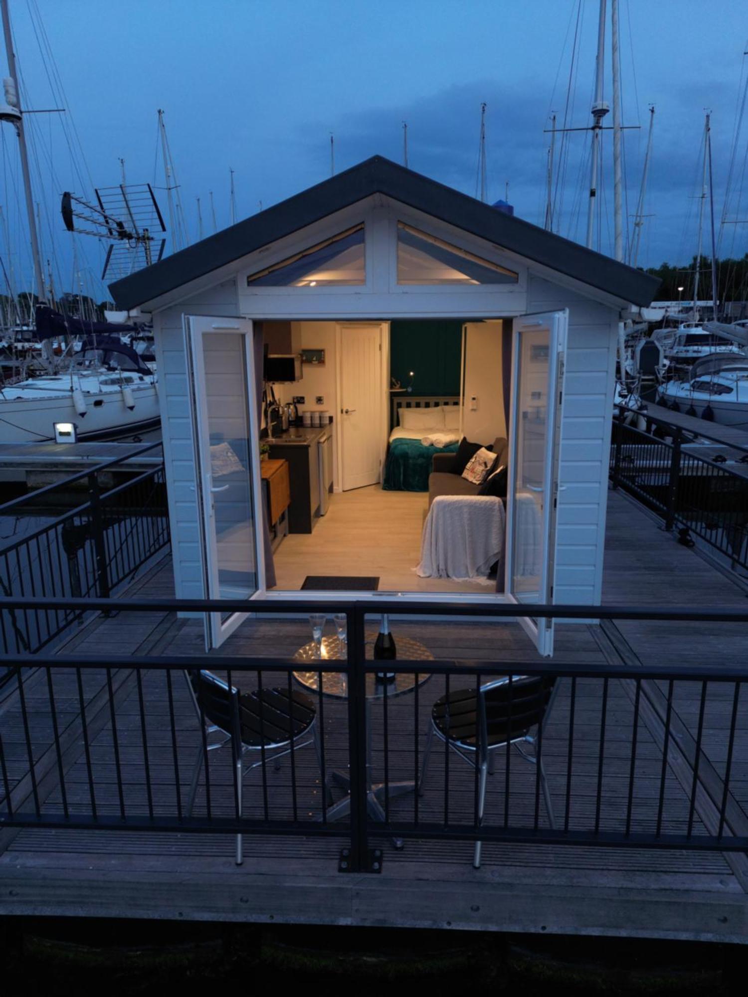 Mercury Yacht Harbour And Holiday Park Bursledon Extérieur photo