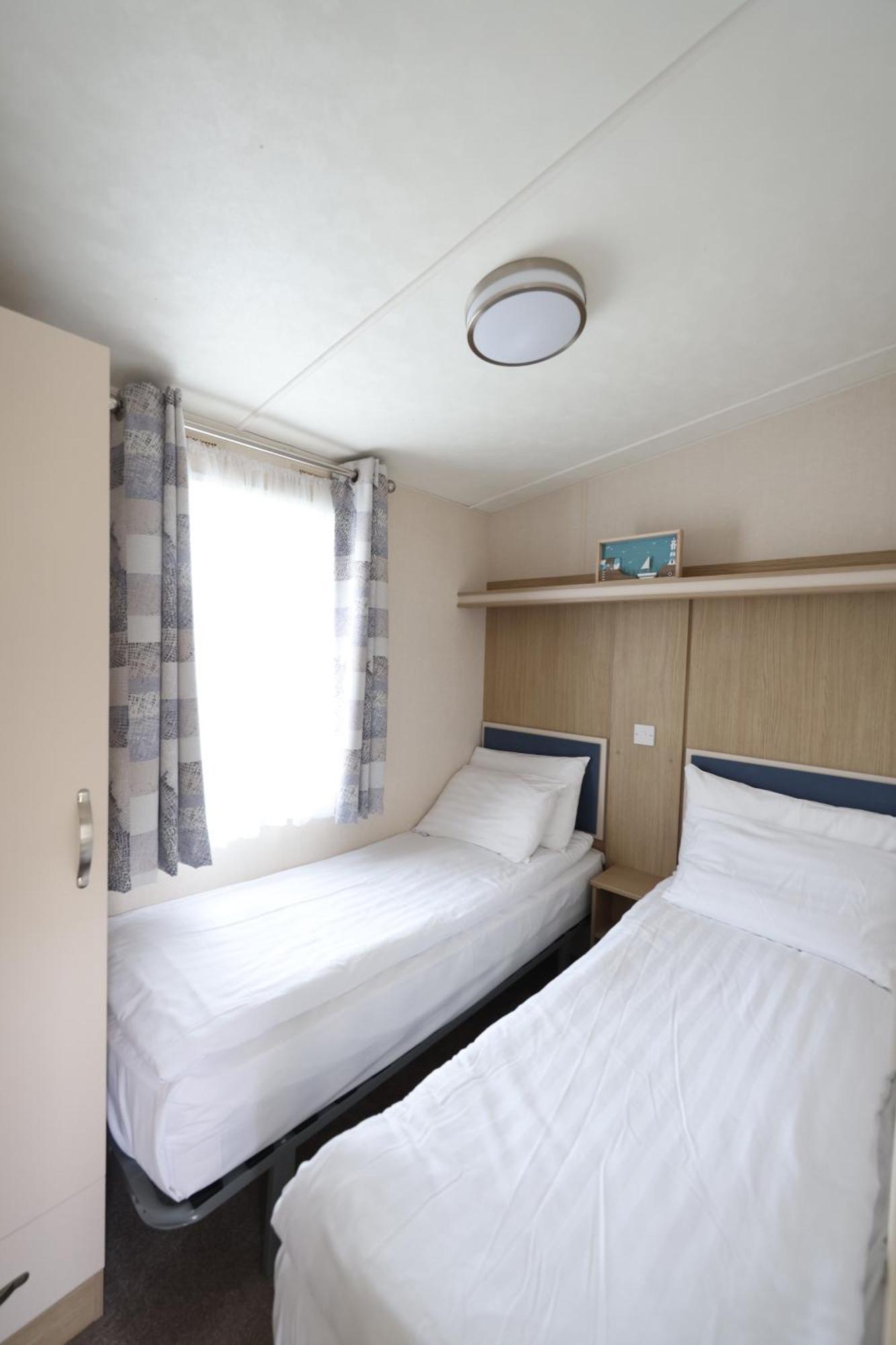 Mercury Yacht Harbour And Holiday Park Bursledon Extérieur photo