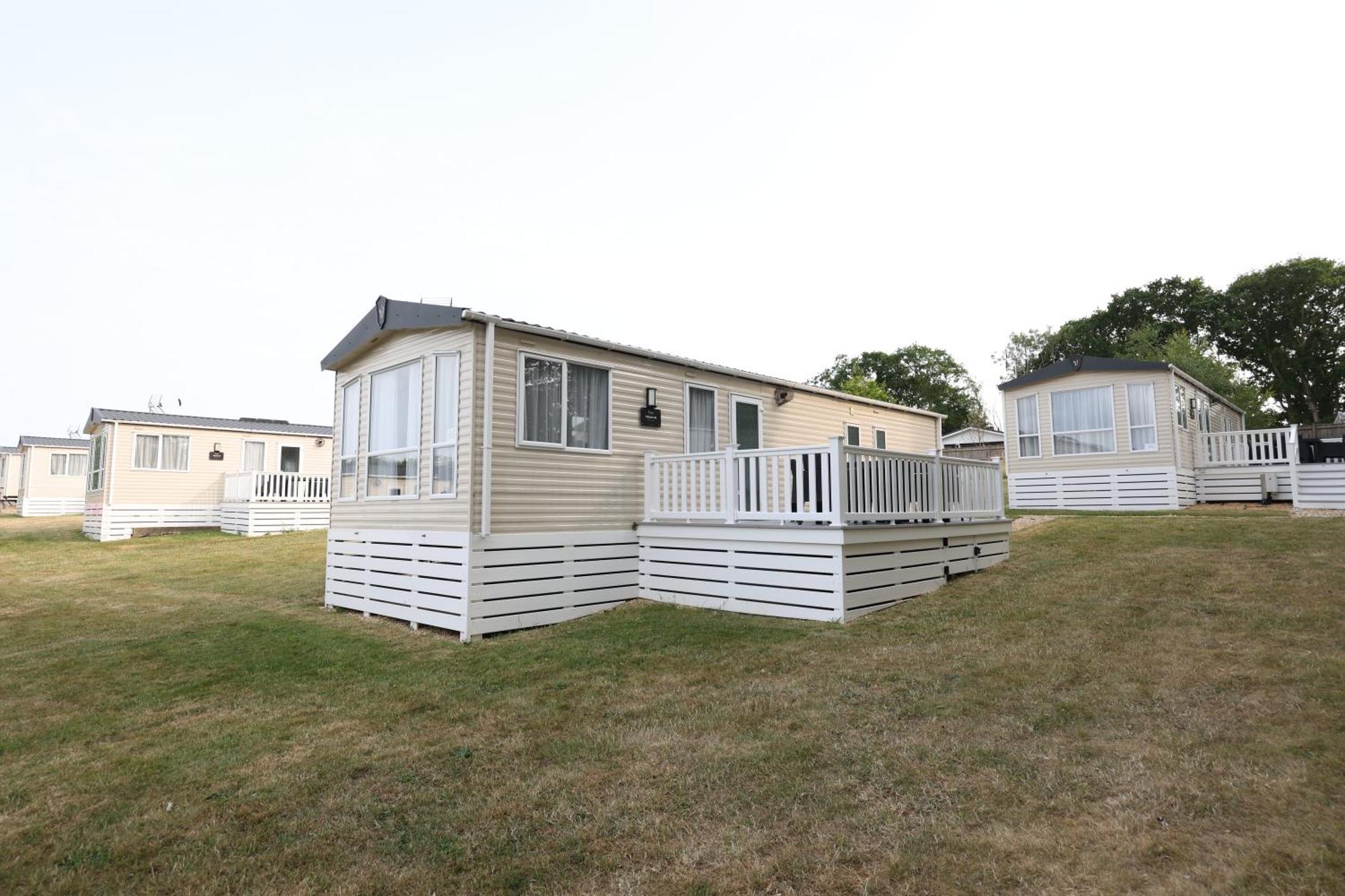 Mercury Yacht Harbour And Holiday Park Bursledon Extérieur photo